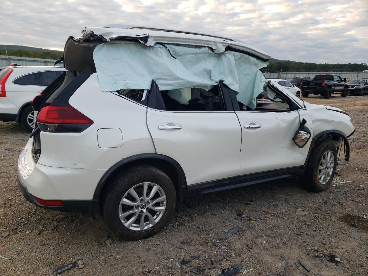 2018 Nissan Rogue S - Image 3