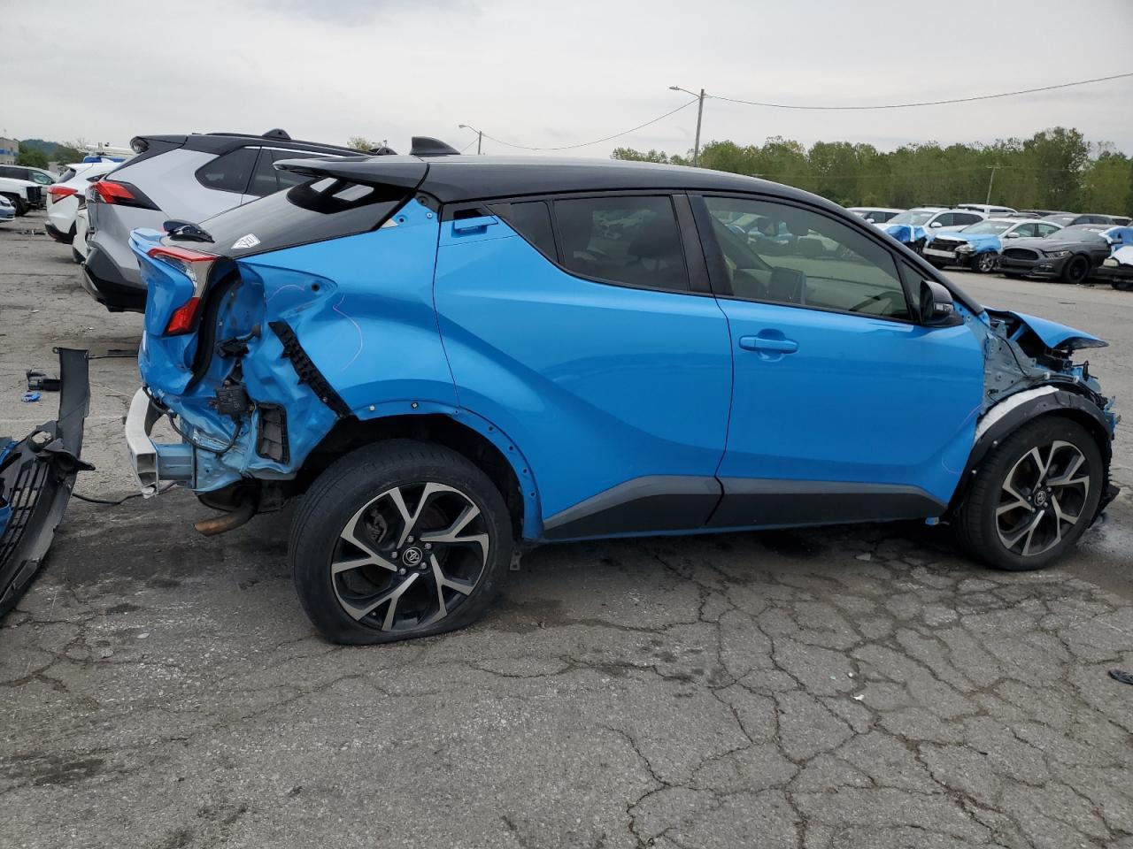 2019 Toyota C-Hr Xle - Image 3