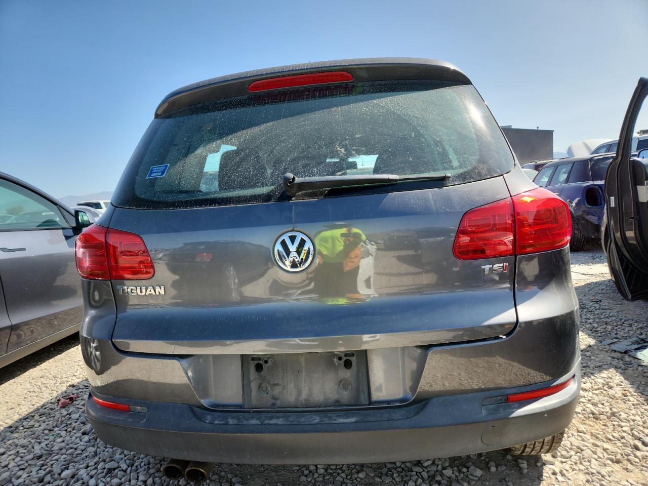 2016 Volkswagen Tiguan S - Image 6