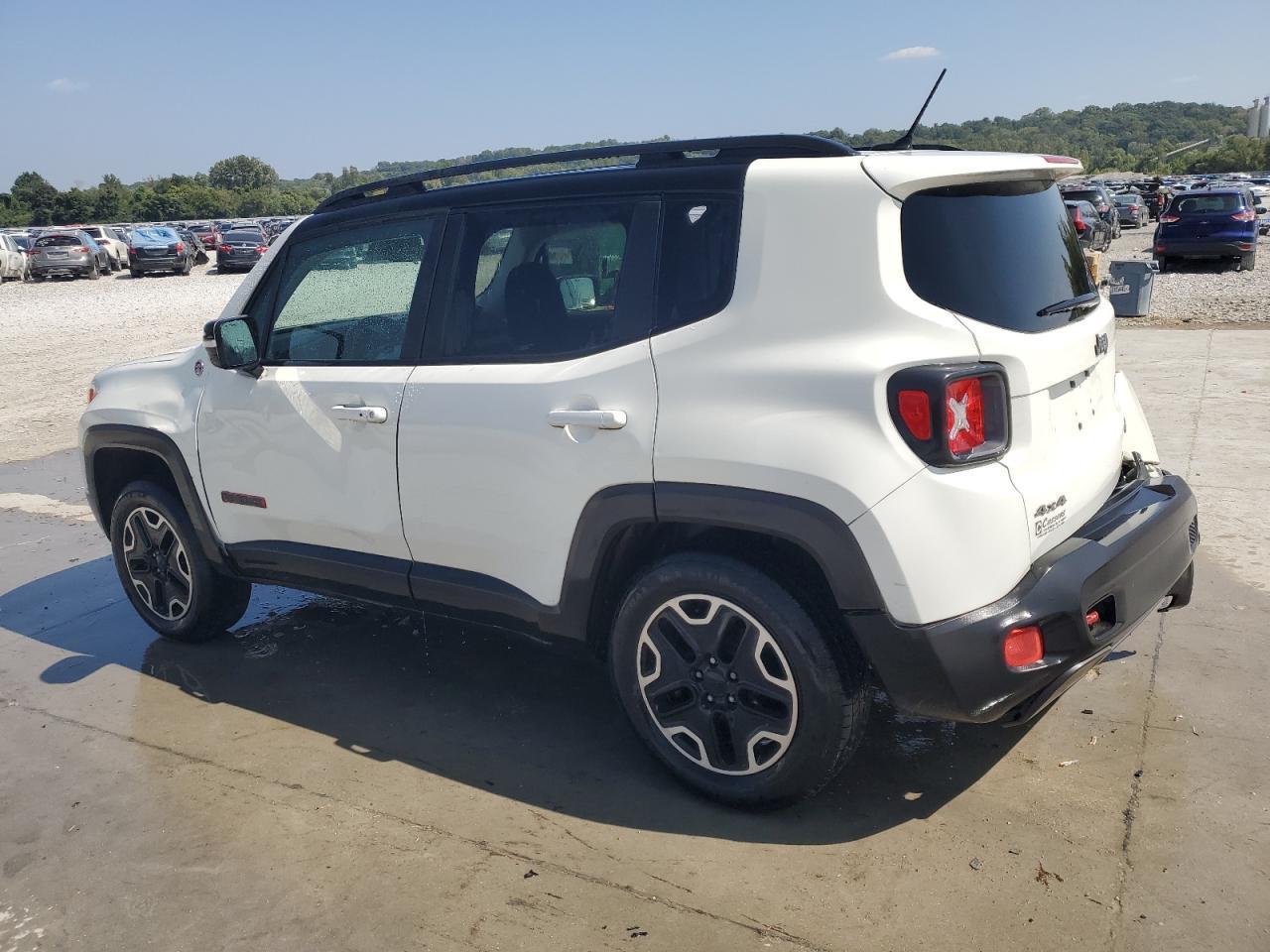2016 Jeep Renegade Trailhawk - Фото 2