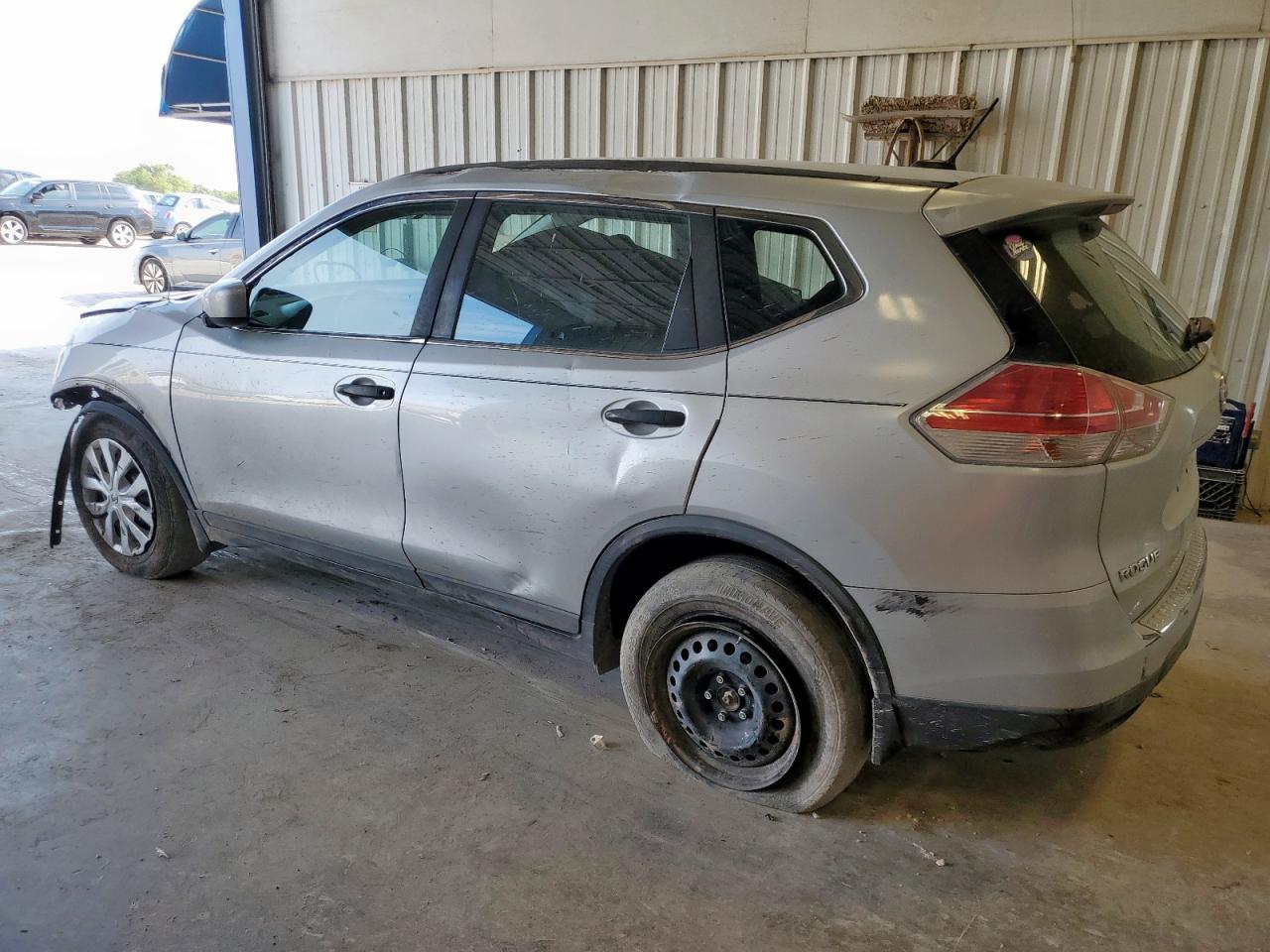 2016 Nissan Rogue S - Фото 2