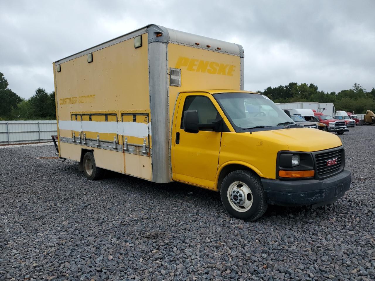 2011 GMC Savana Cutaway G3500 - Фото 4