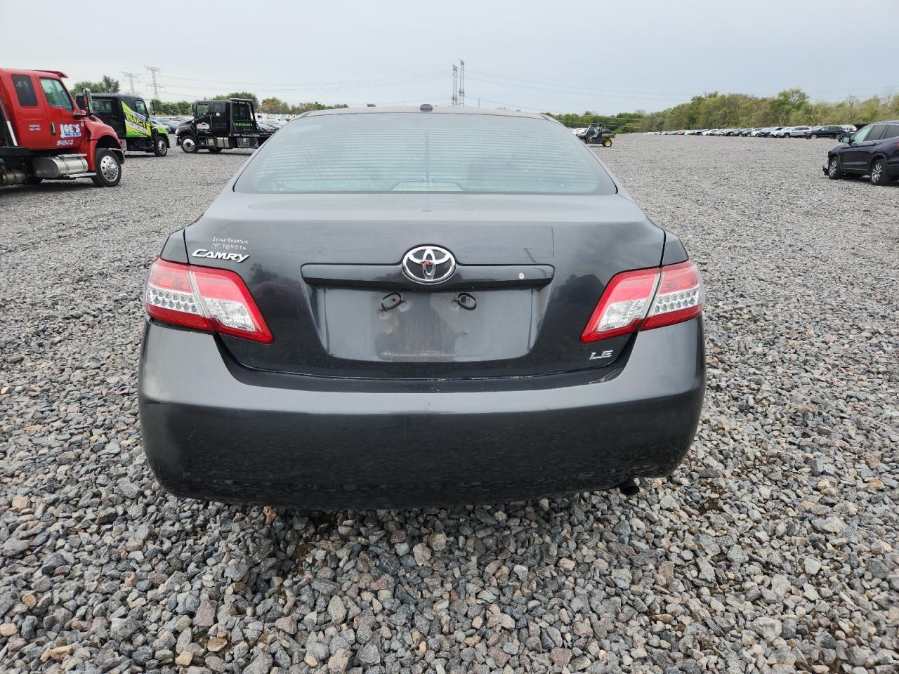 2011 Toyota Camry Base - Фото 6