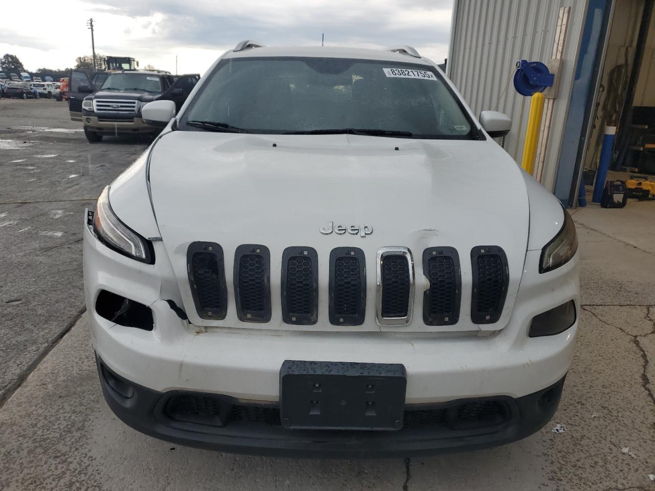 2016 Jeep Cherokee Latitude - Image 5