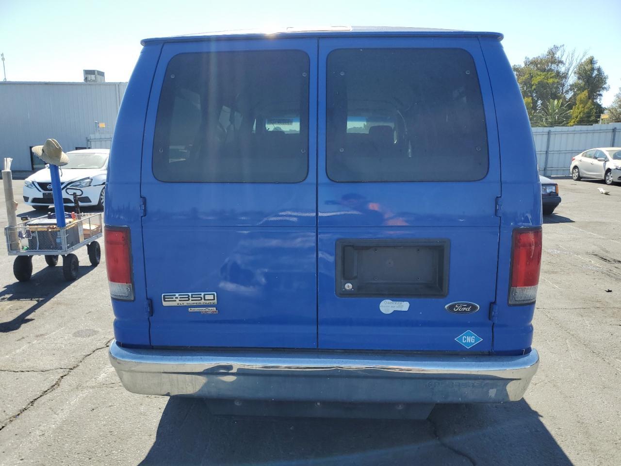 2014 Ford Econoline E350 Super Duty Wagon - Фото 6