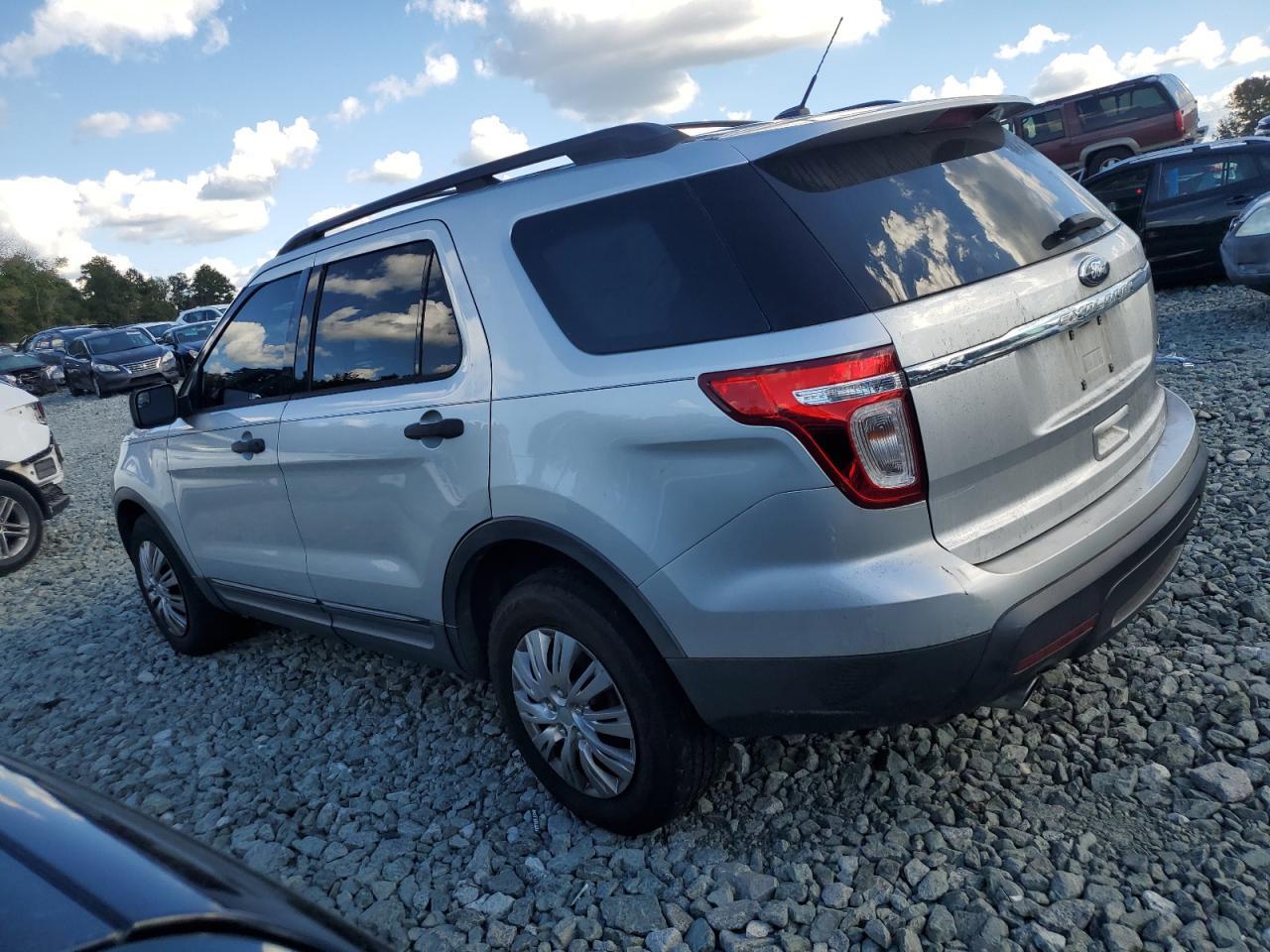 2013 Ford Explorer - Фото 2