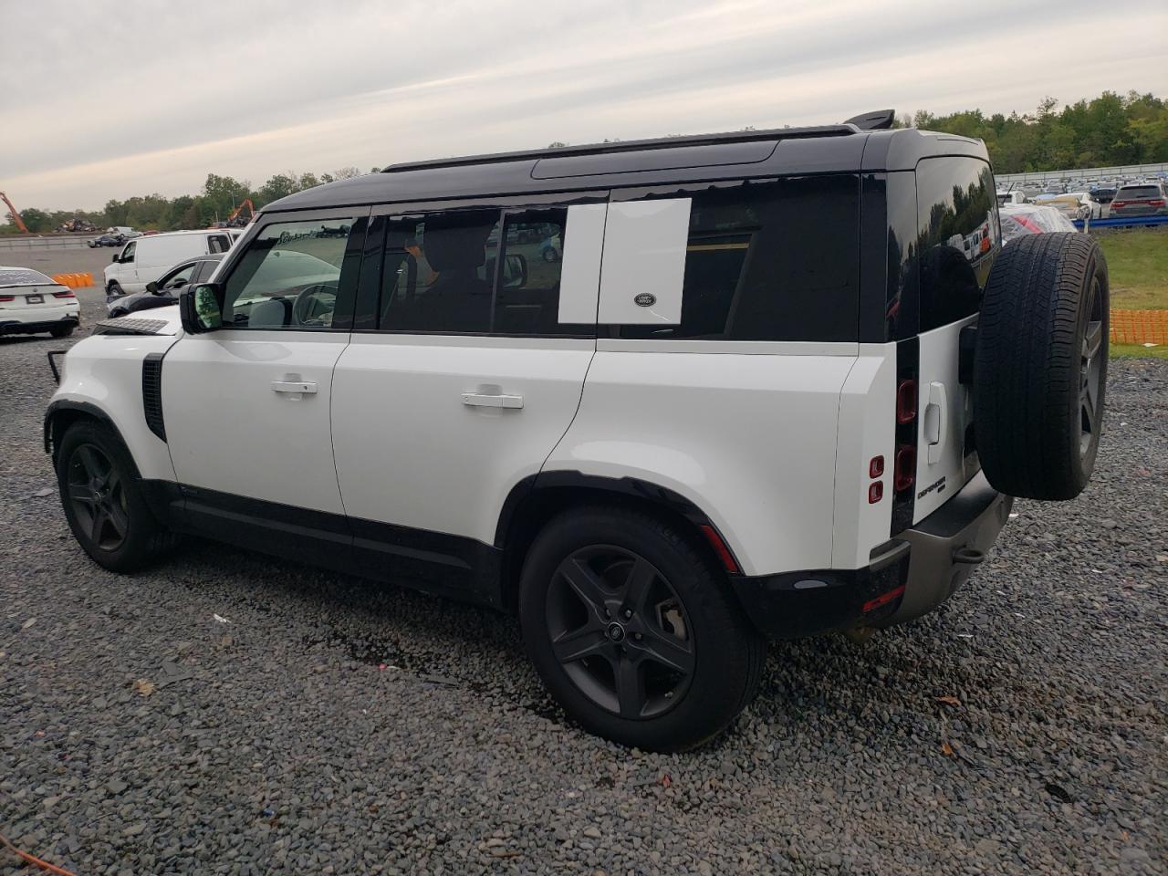 2021 Land Rover Defender 110 X-Dynamic Se - Image 2