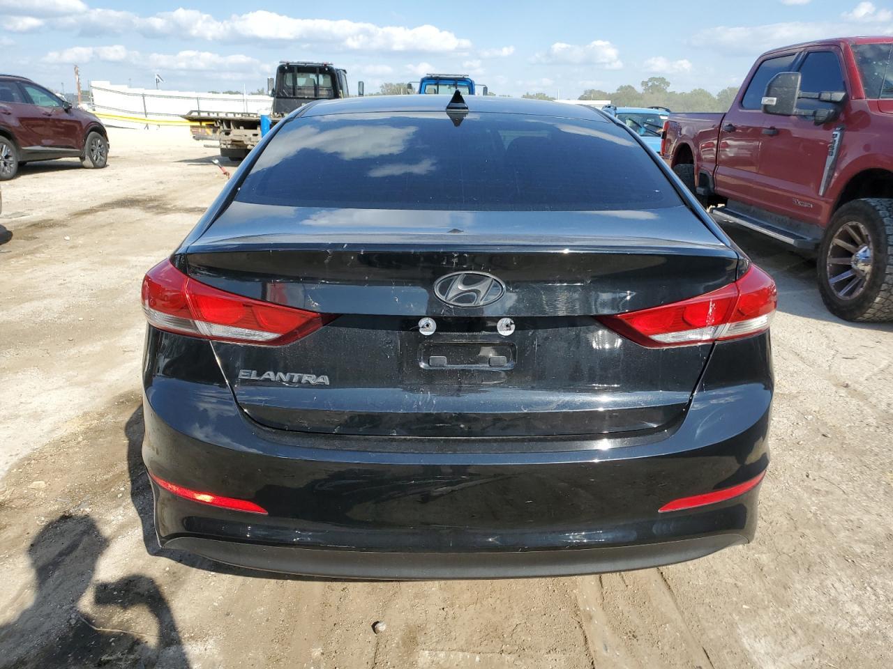 2018 Hyundai Elantra Se - Фото 6