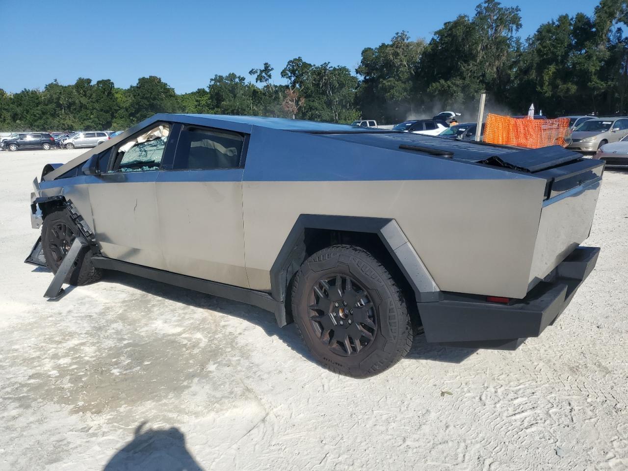 2024 Tesla Cybertruck - Image 2