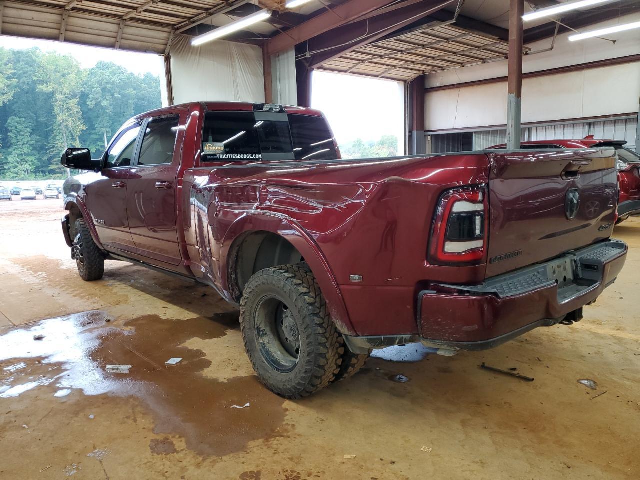 2022 Ram 3500 Laramie - Фото 2
