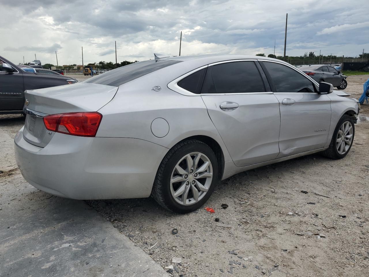 2017 Chevrolet Impala Lt - Image 3