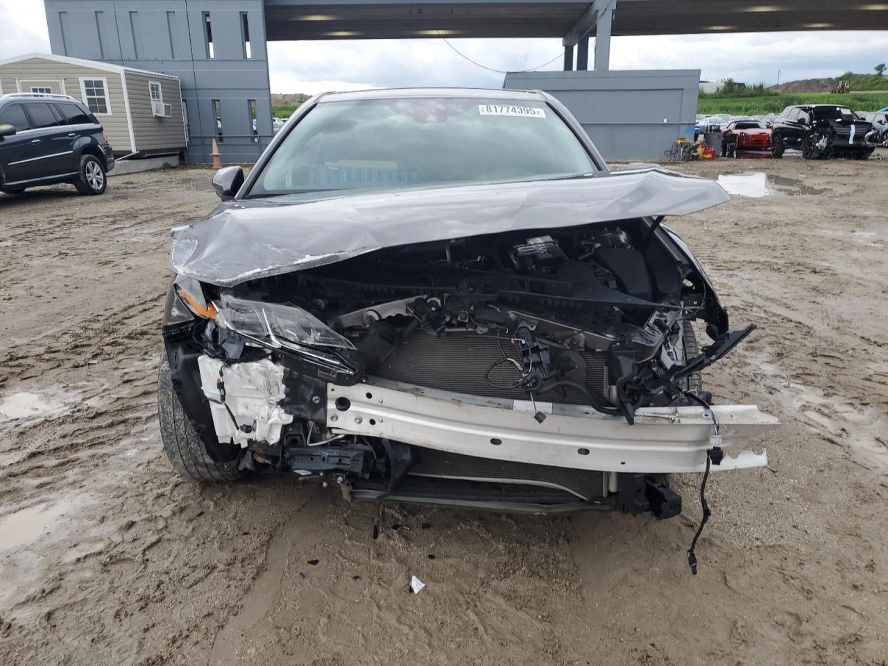 2020 Toyota Camry Se - Фото 5