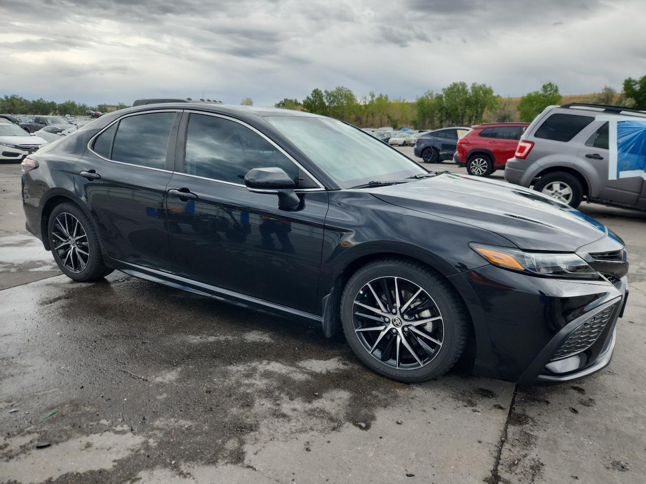 2022 Toyota Camry Se - Image 4