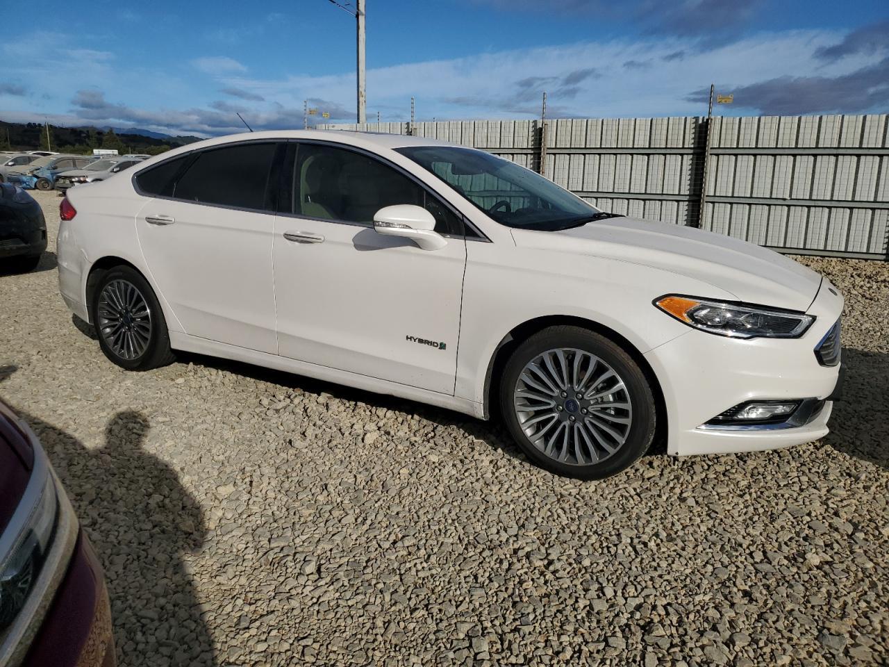 2018 Ford Fusion Titanium/Platinum Hev - Image 4