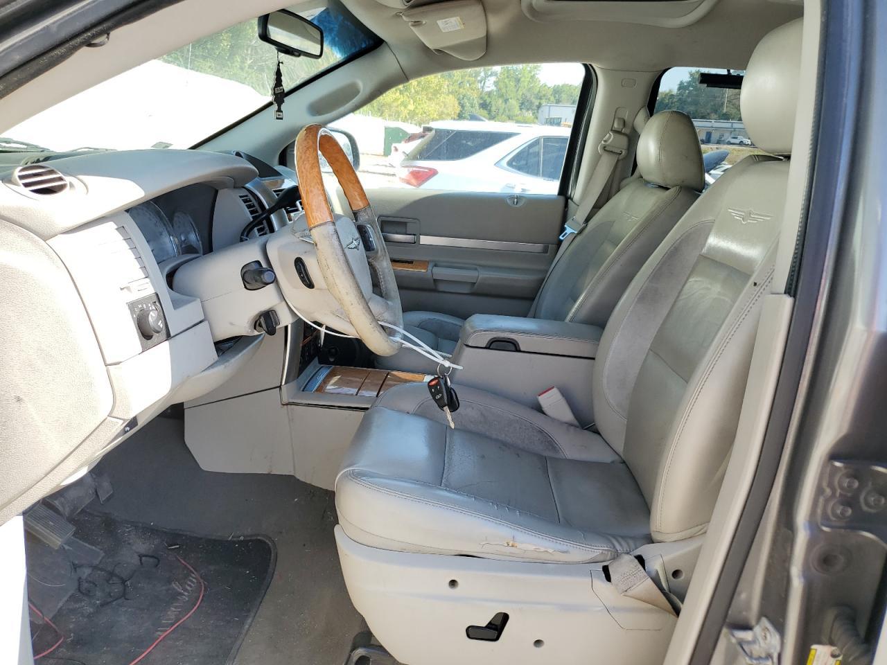 2007 Chrysler Aspen Limited - Image 7