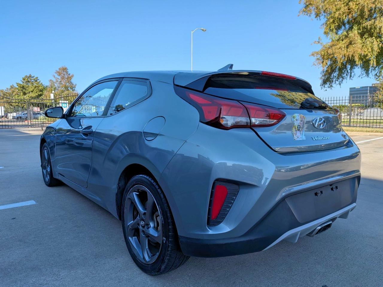 2019 Hyundai Veloster Base - Фото 3