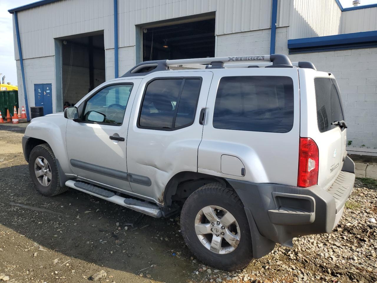 2012 Nissan Xterra Off Road - Фото 2