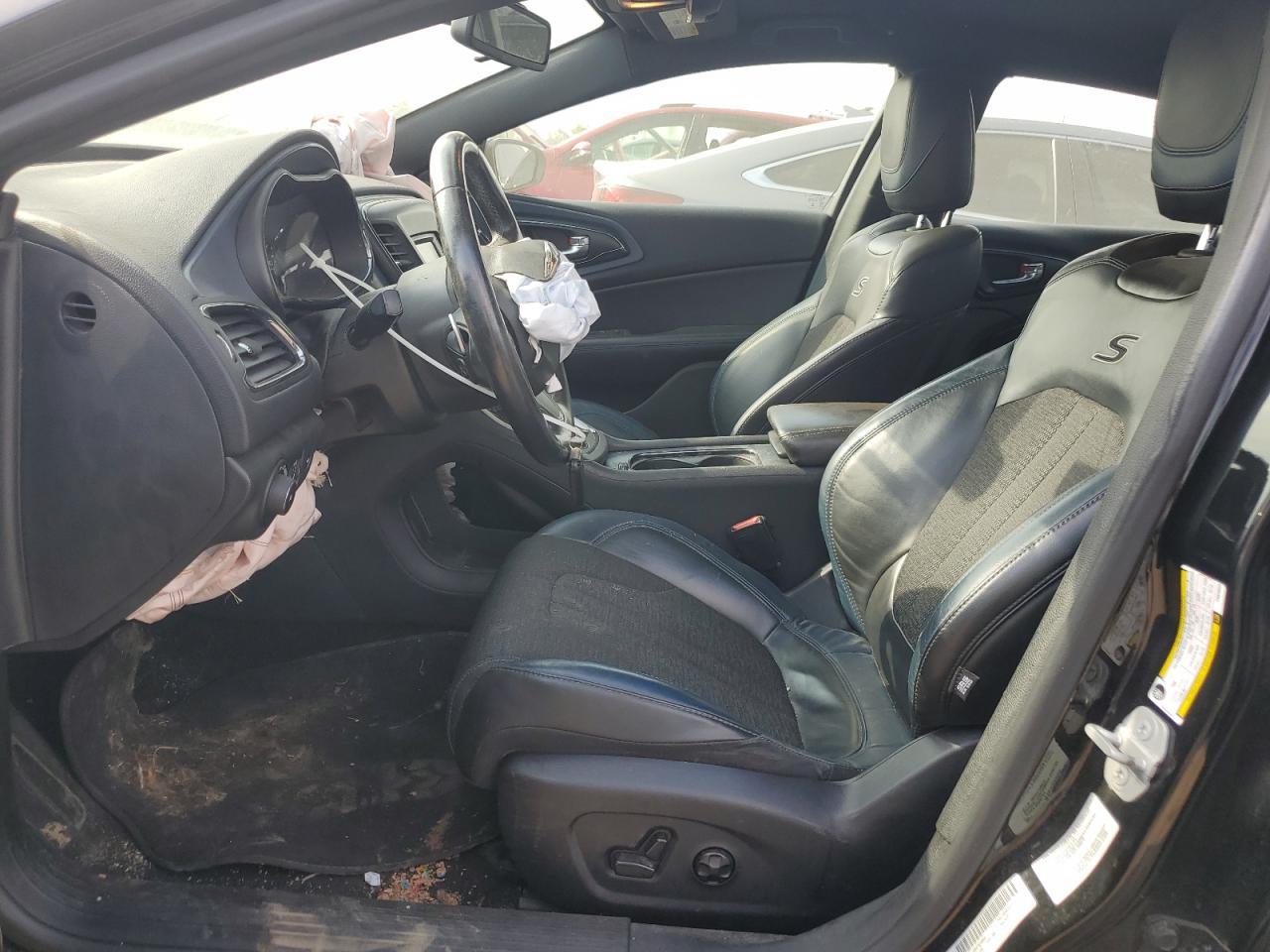 2015 Chrysler 200 S - Image 7