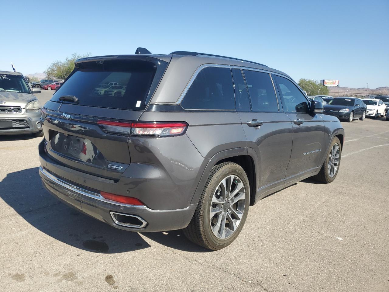 2023 Jeep Grand Cherokee Overland 4Xe - Фото 3