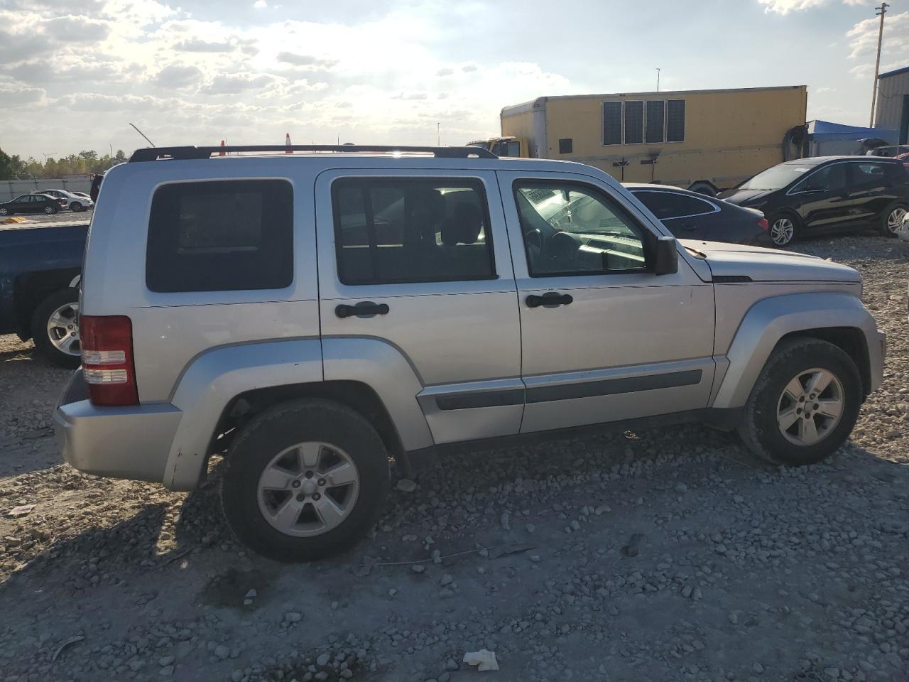 2010 Jeep Liberty Sport - Фото 3