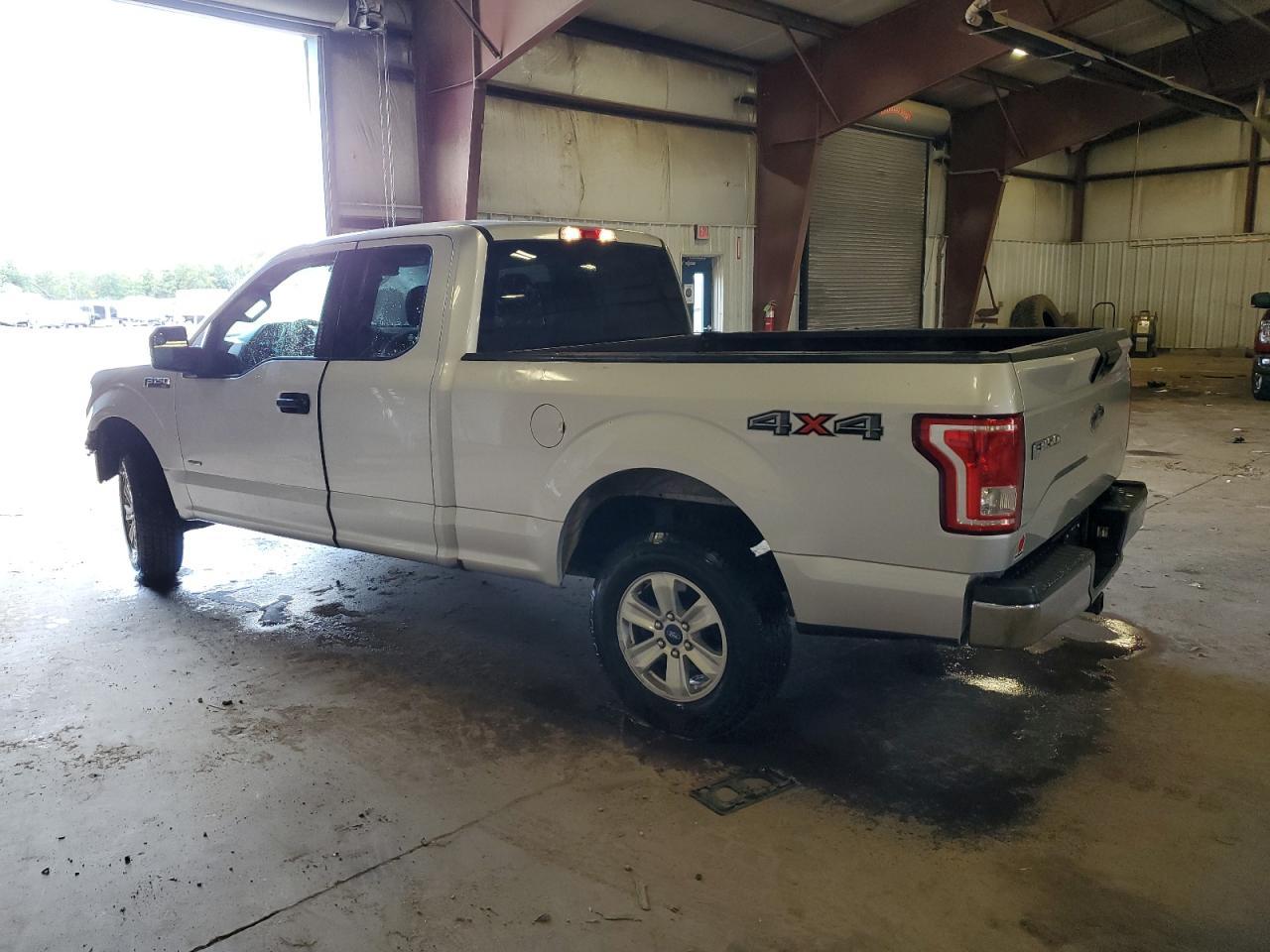 2015 Ford F150 Super Cab - Фото 2