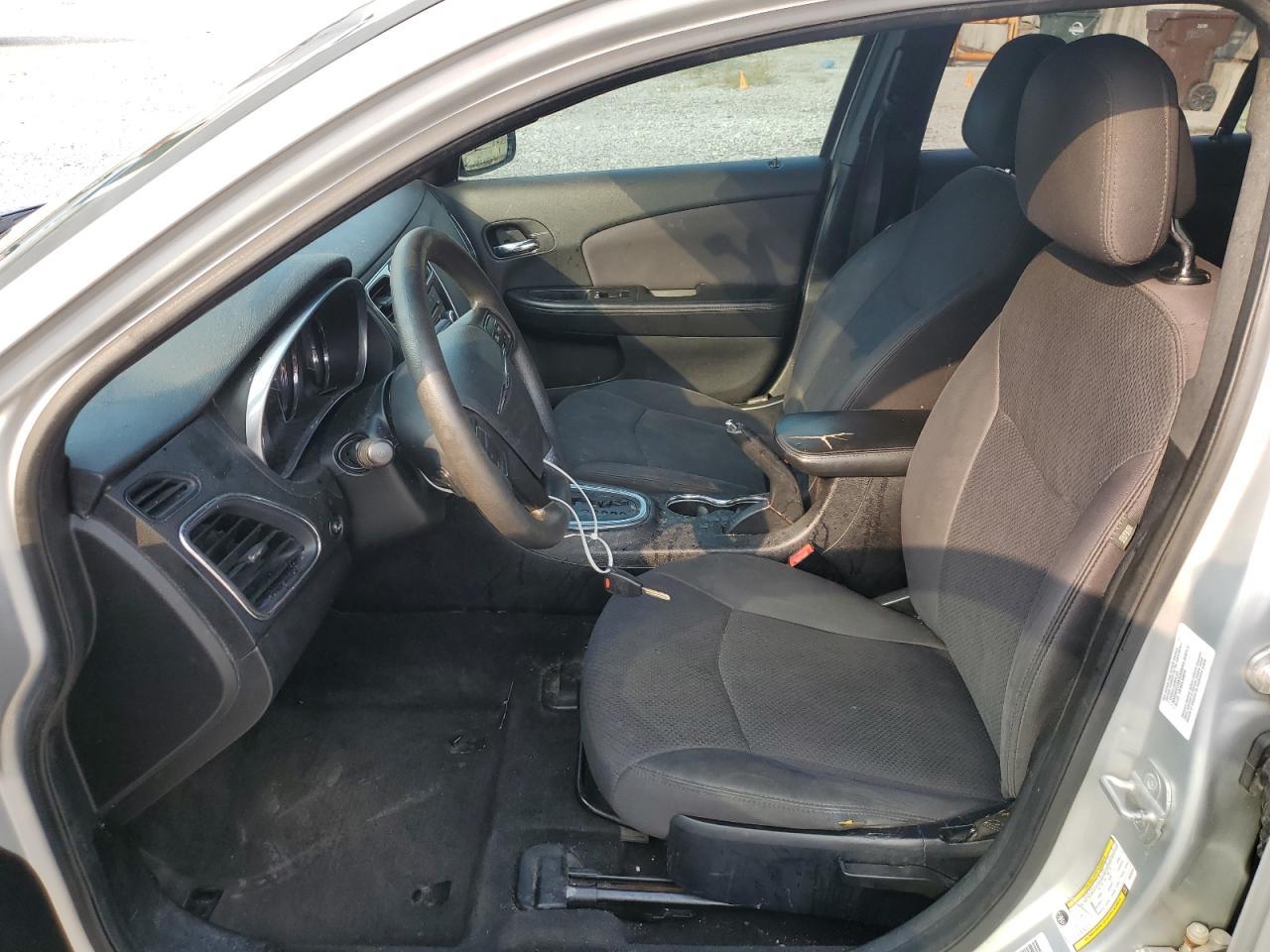 2012 Chrysler 200 Lx - Фото 7