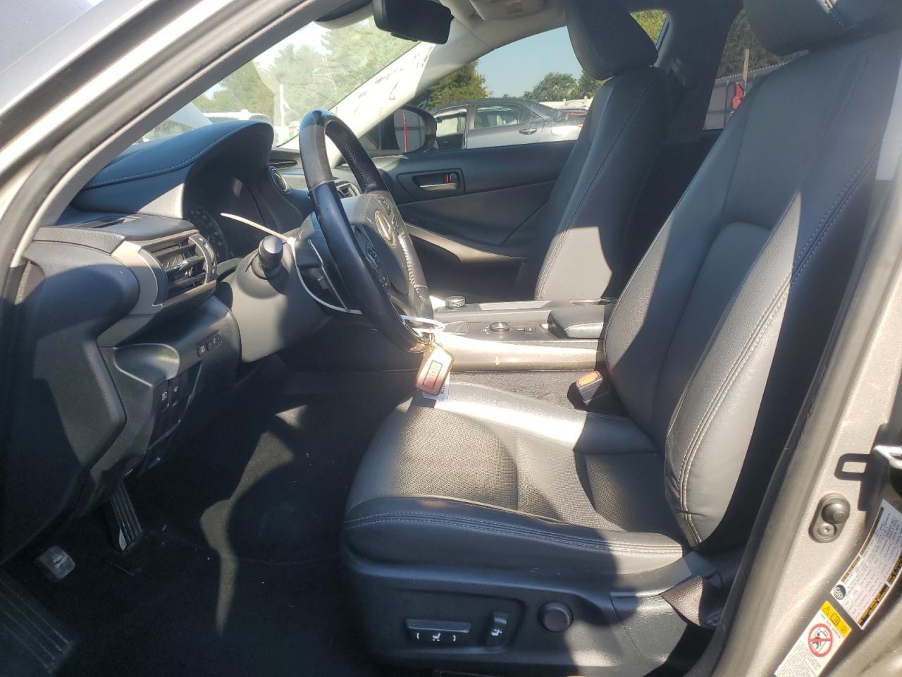 2017 Lexus Is 300 - Фото 7