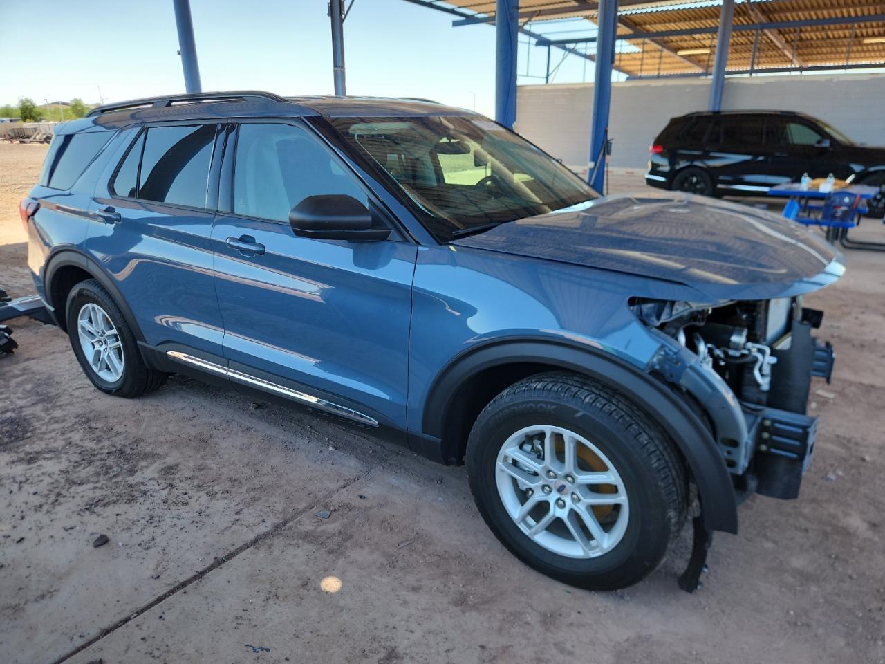 2025 Ford Explorer Active - Image 4