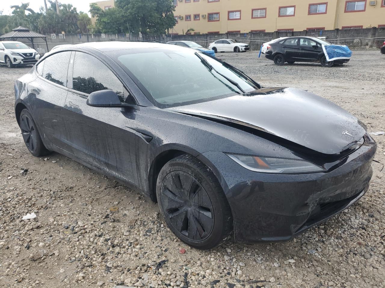 2024 Tesla Model 3 - Фото 4