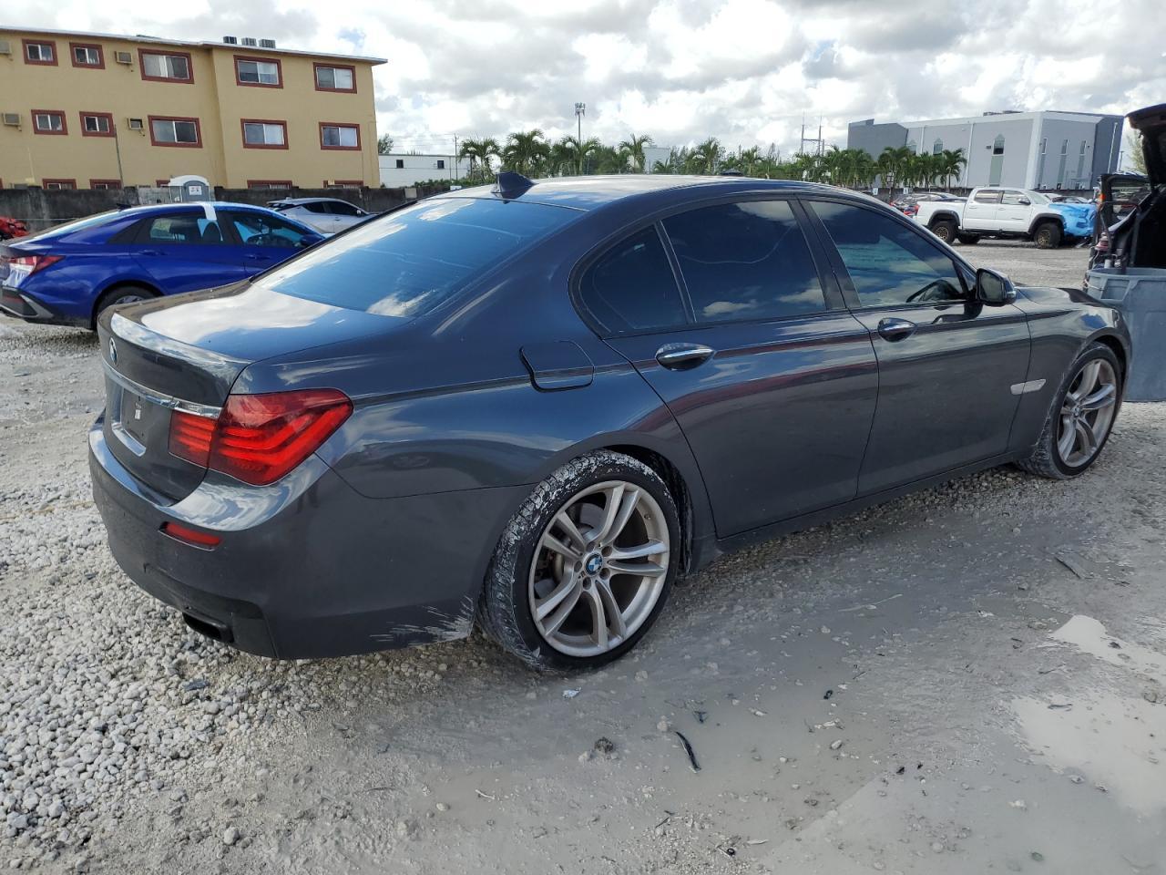 2015 BMW 740 I - Image 3