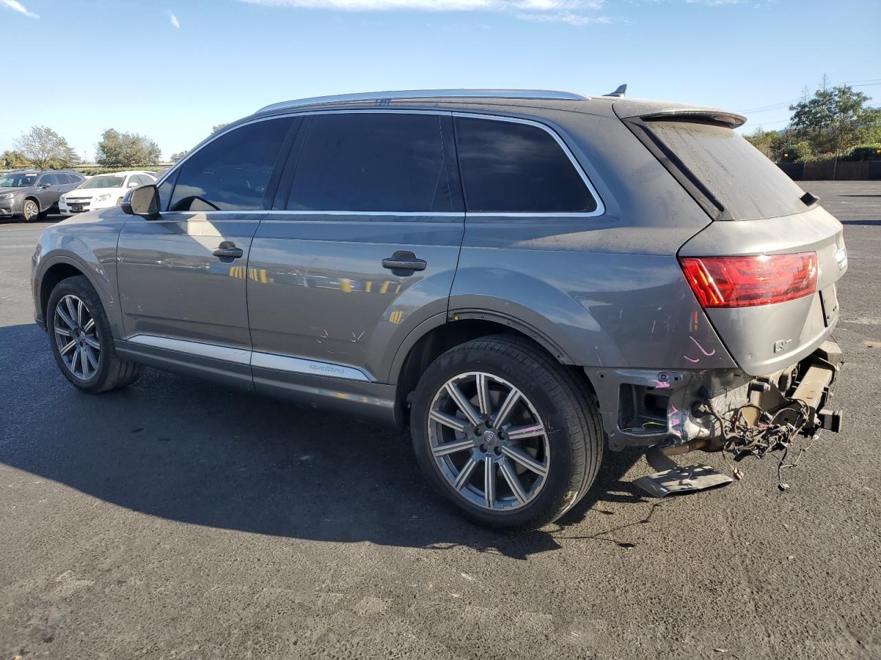 2017 Audi Q7 Premium Plus - Image 2