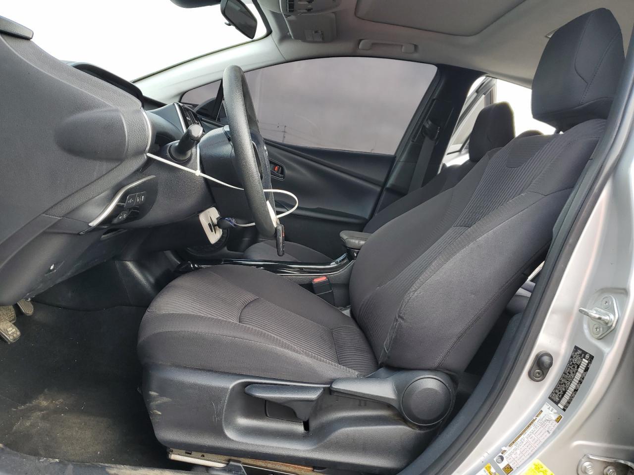 2017 Toyota Prius - Image 7