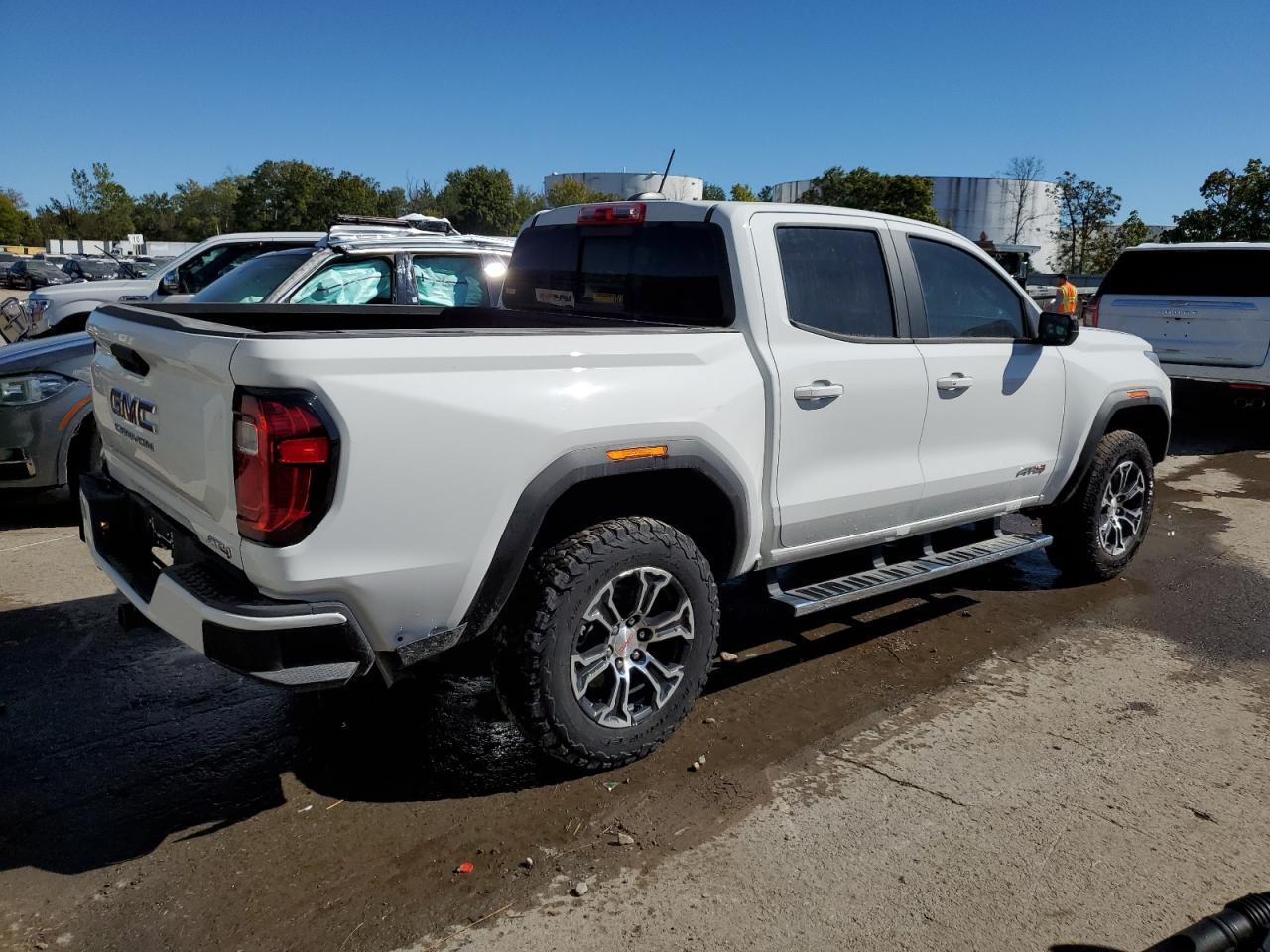 2024 GMC Canyon At4 - Image 3