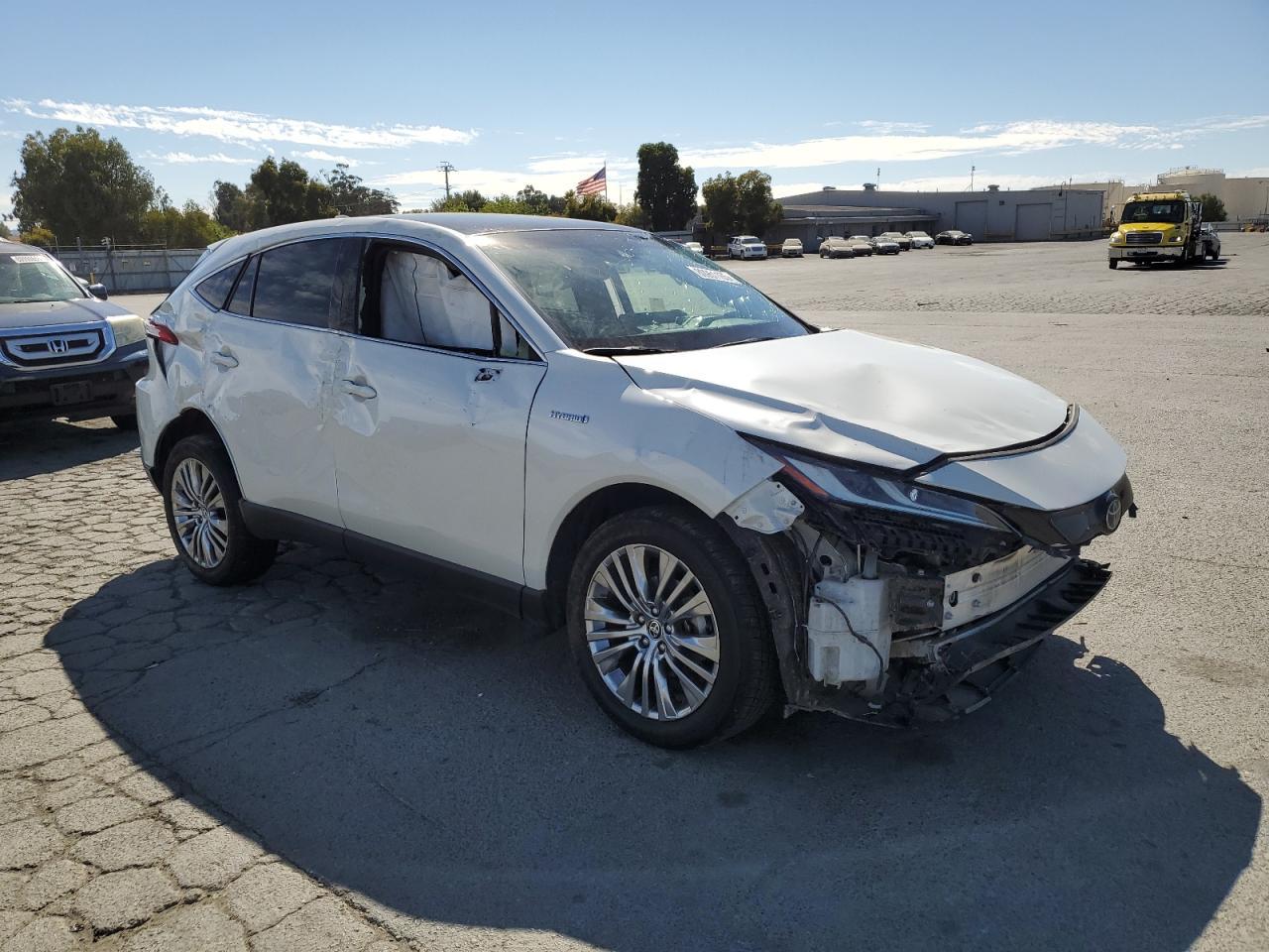 2021 Toyota Venza Le - Фото 4