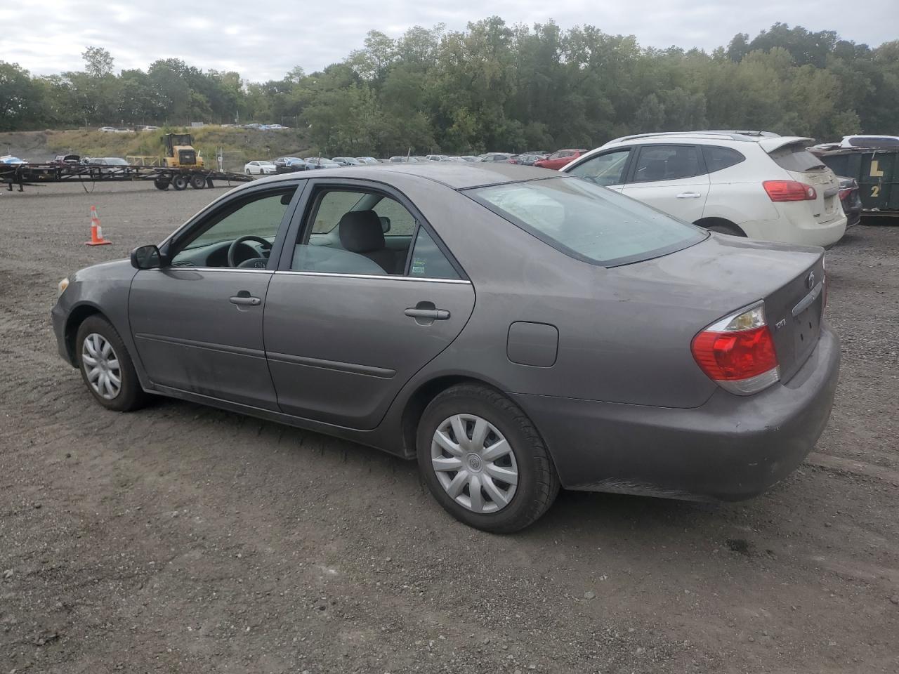 2005 Toyota Camry Le - Фото 2