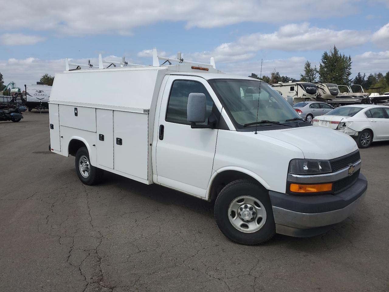 2017 Chevrolet Express - Фото 4