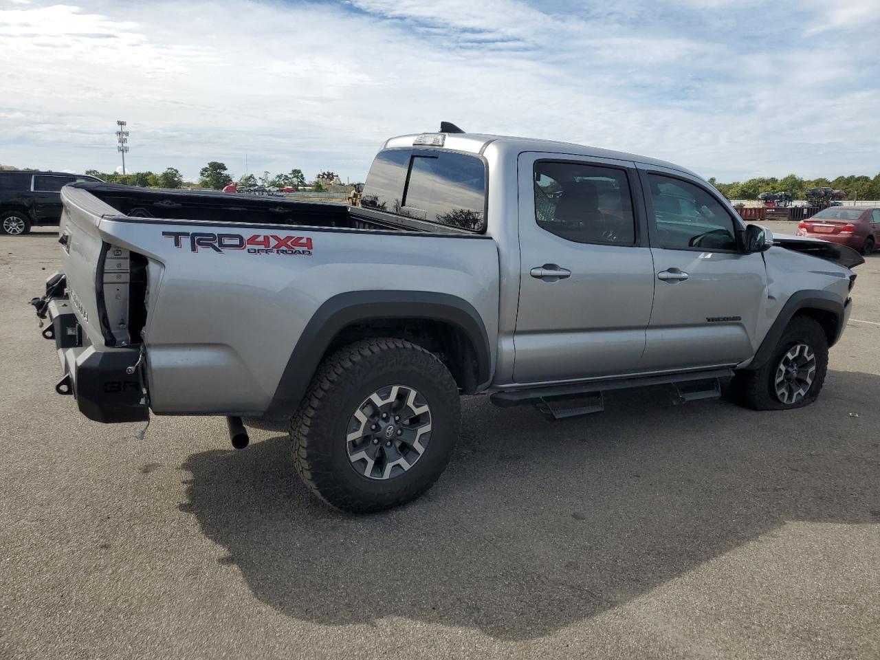 2018 Toyota Tacoma Double Cab - Фото 3
