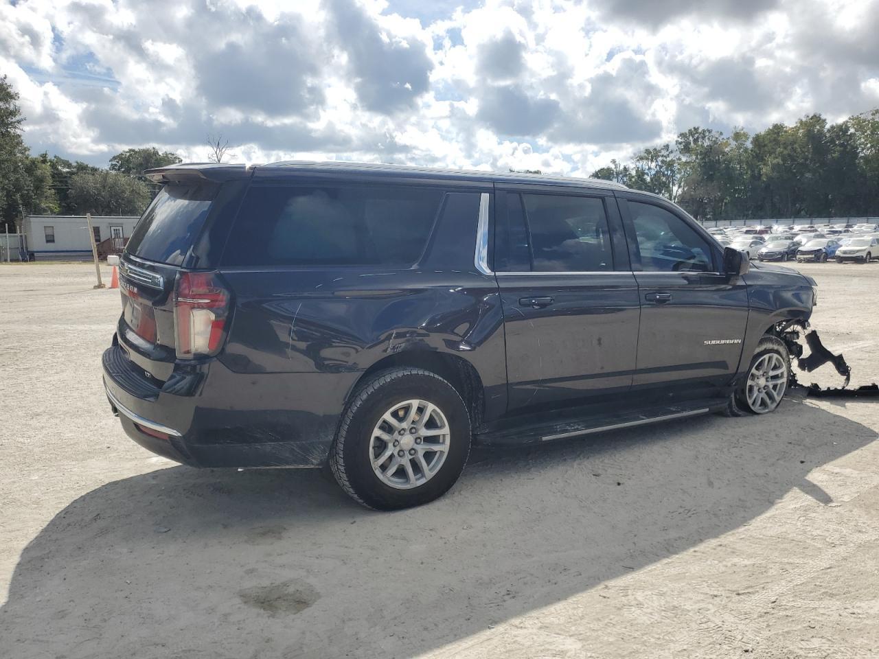 2023 Chevrolet Suburban K1500 Lt - Image 3
