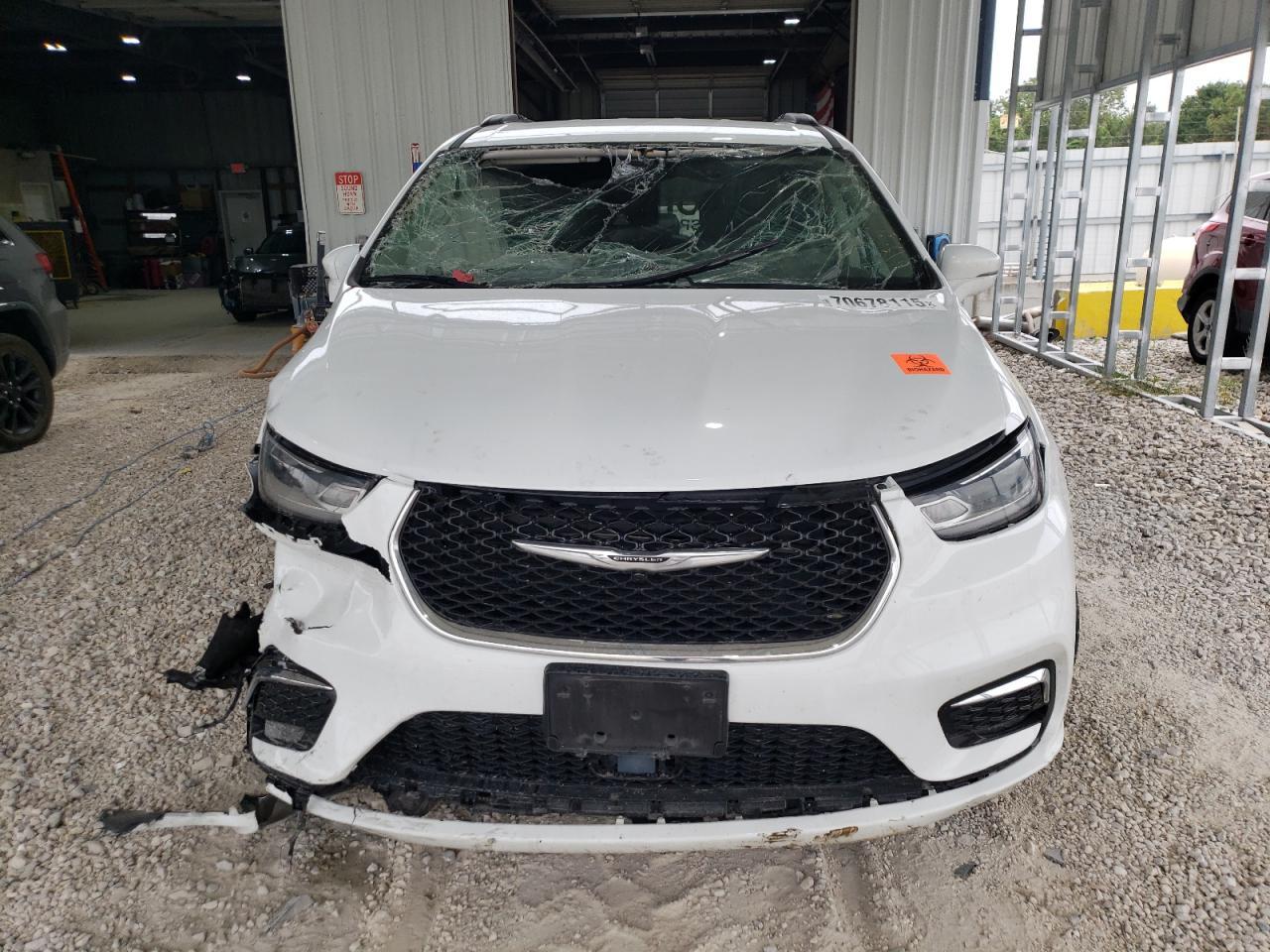 2022 Chrysler Pacifica Touring L - Фото 5