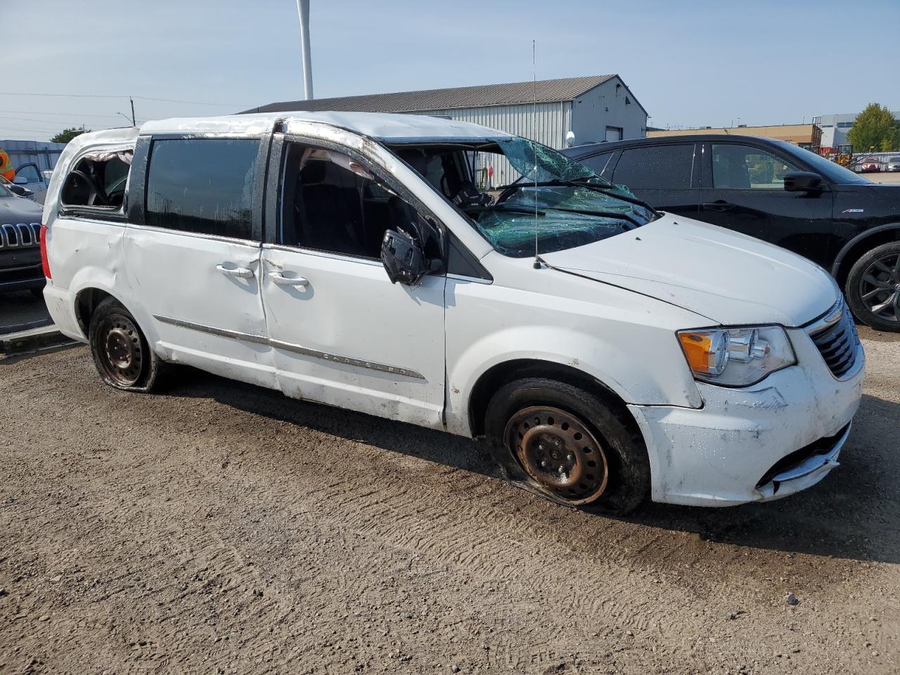 2016 Chrysler Town & Country S - Image 4