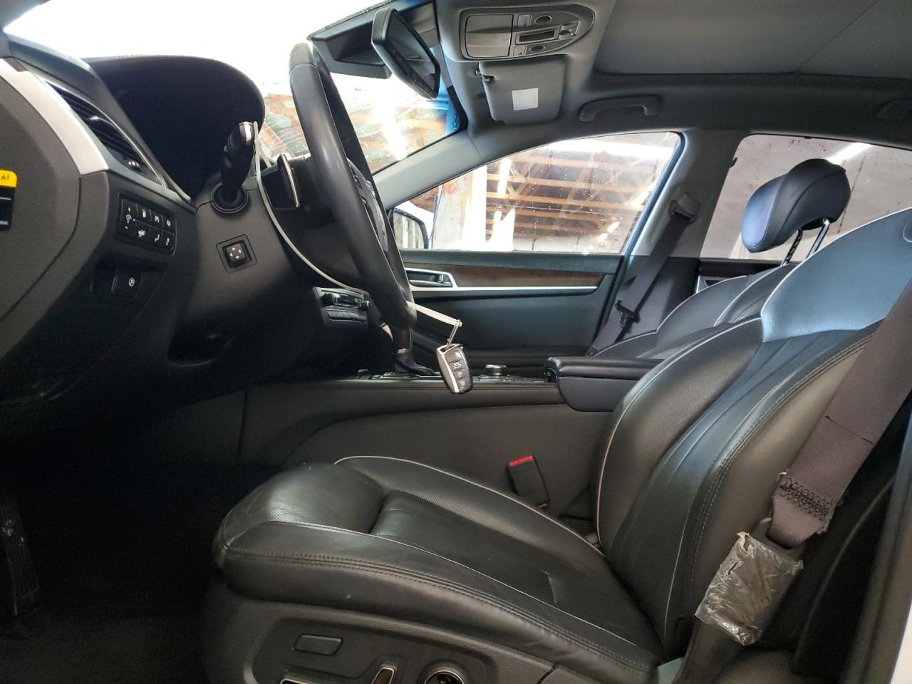 2016 Hyundai Genesis 3.8L - Фото 7