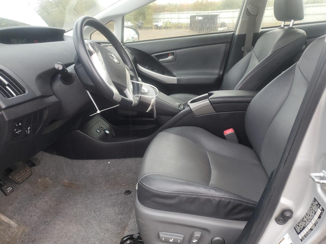 2012 Toyota Prius - Image 7