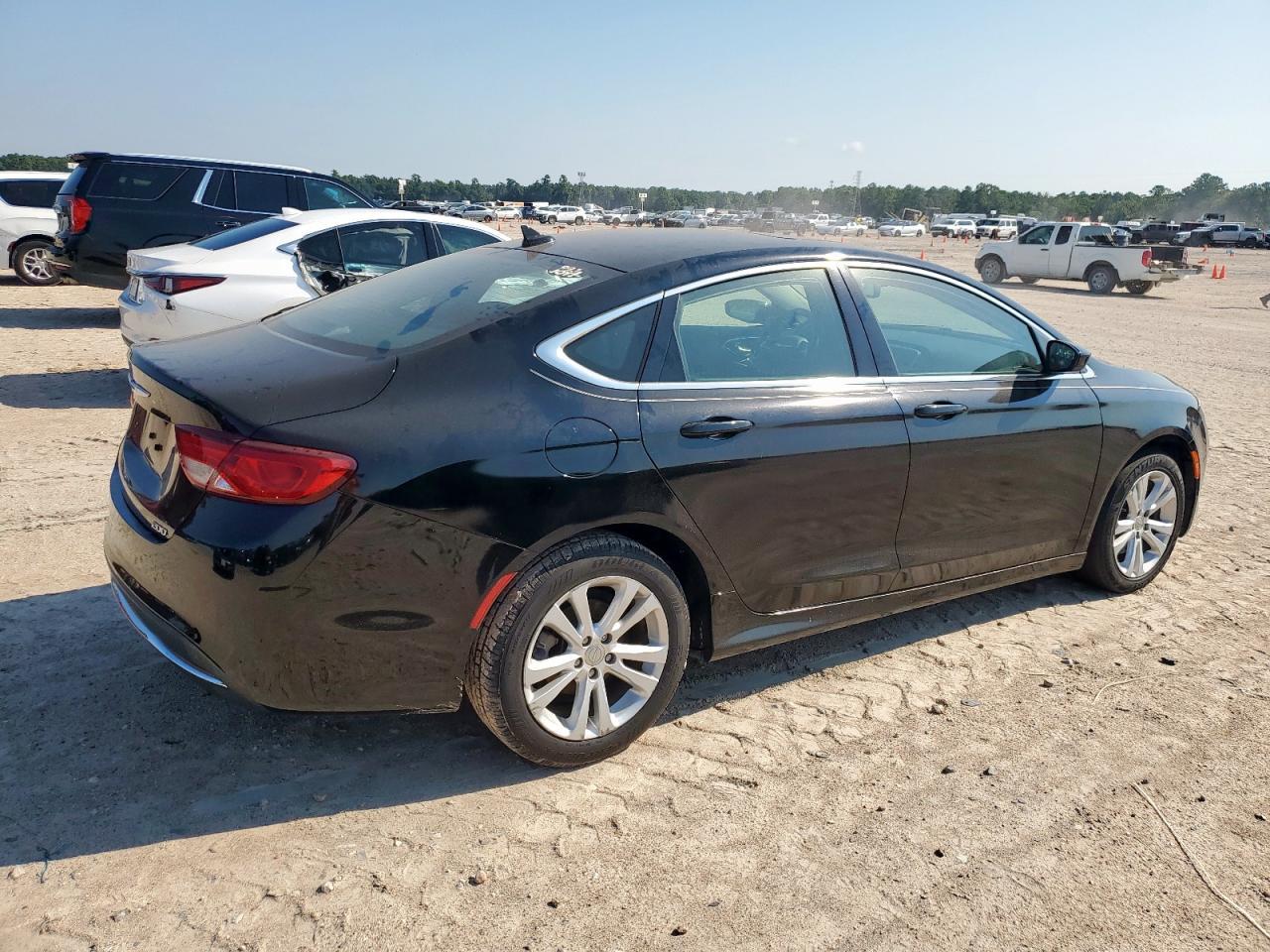 2016 Chrysler 200 - Image 3