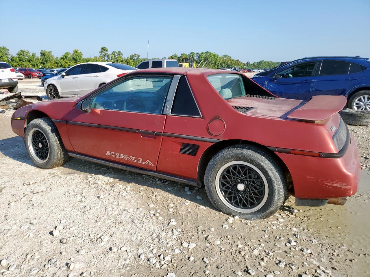 1988 Pontiac Fiero - Фото 2