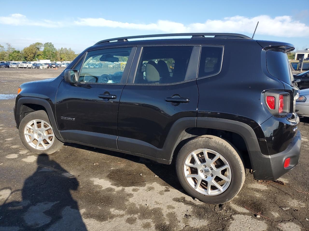 2022 Jeep Renegade Latitude - Фото 2