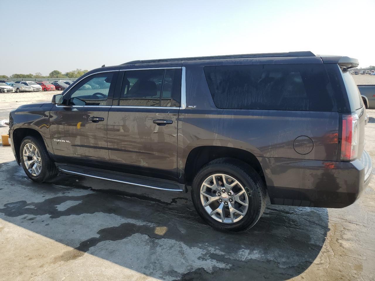 2015 GMC Yukon Xl C1500 Slt - Image 2