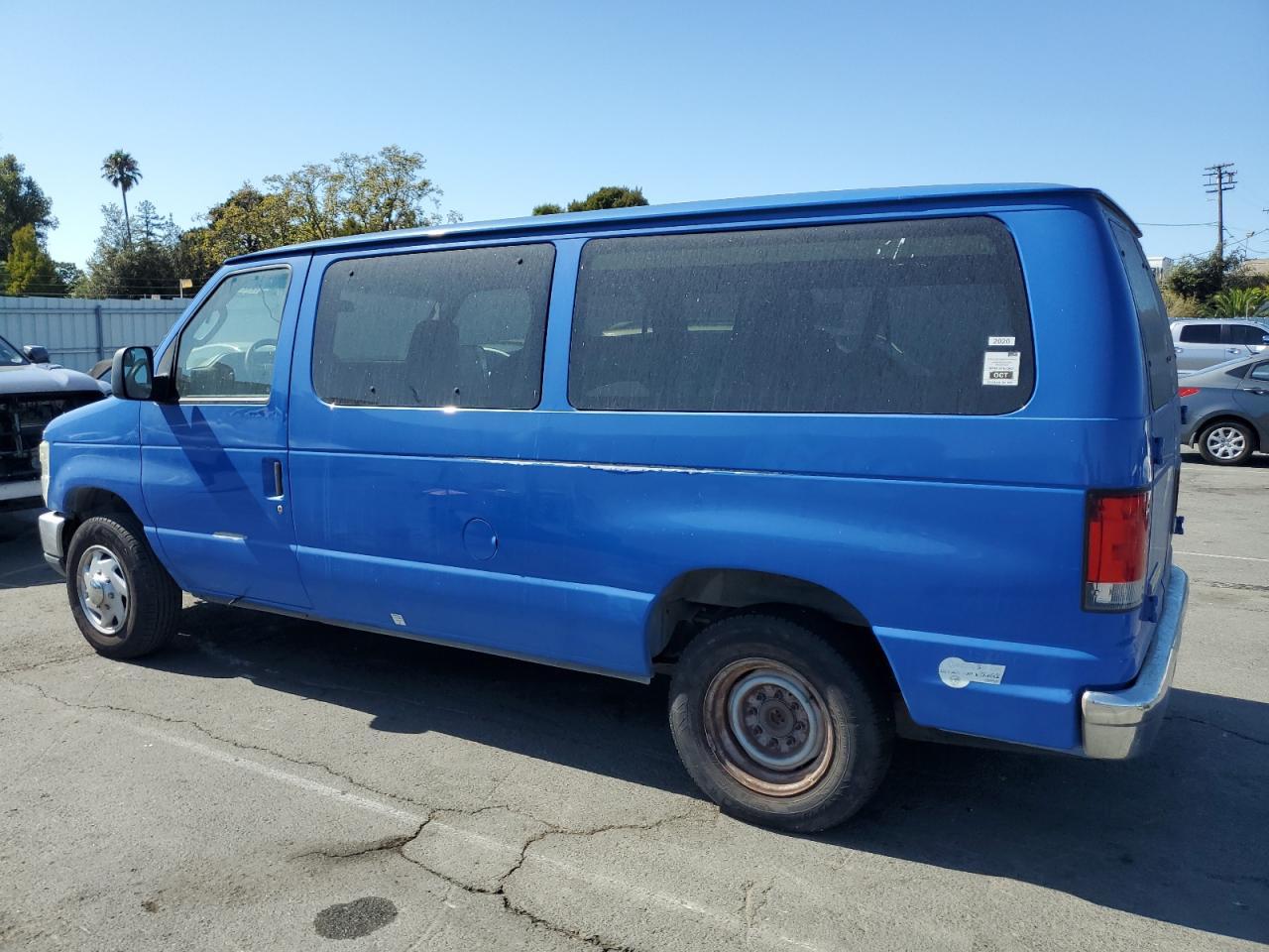 2014 Ford Econoline E350 Super Duty Wagon - Фото 2