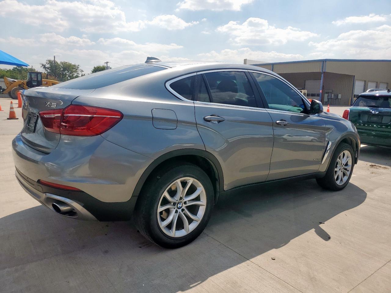 2016 BMW X6 xDrive35I - Фото 3