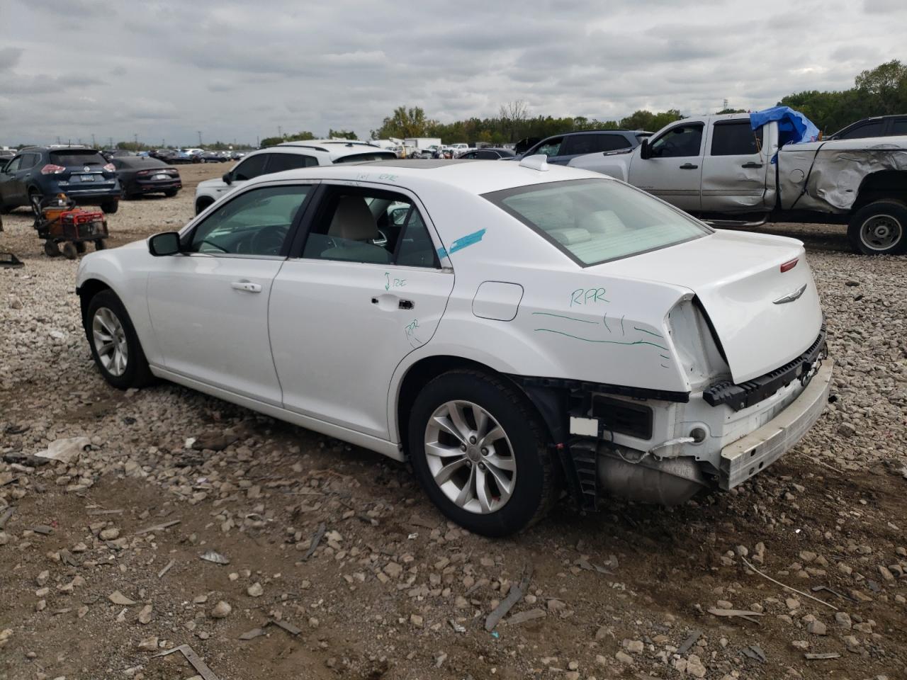 2015 Chrysler 300 Limited - Фото 2