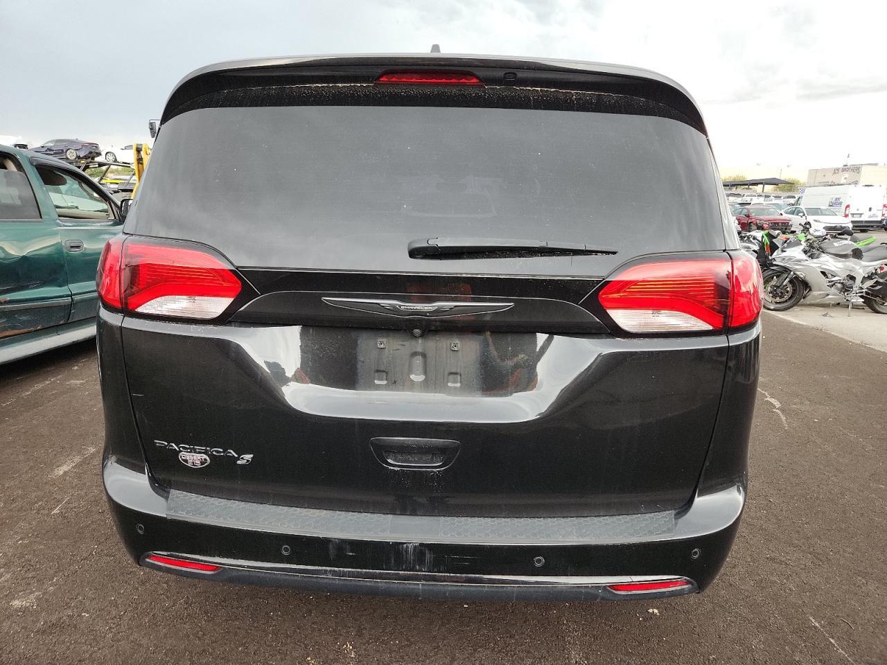 2020 Chrysler Pacifica Touring - Фото 6